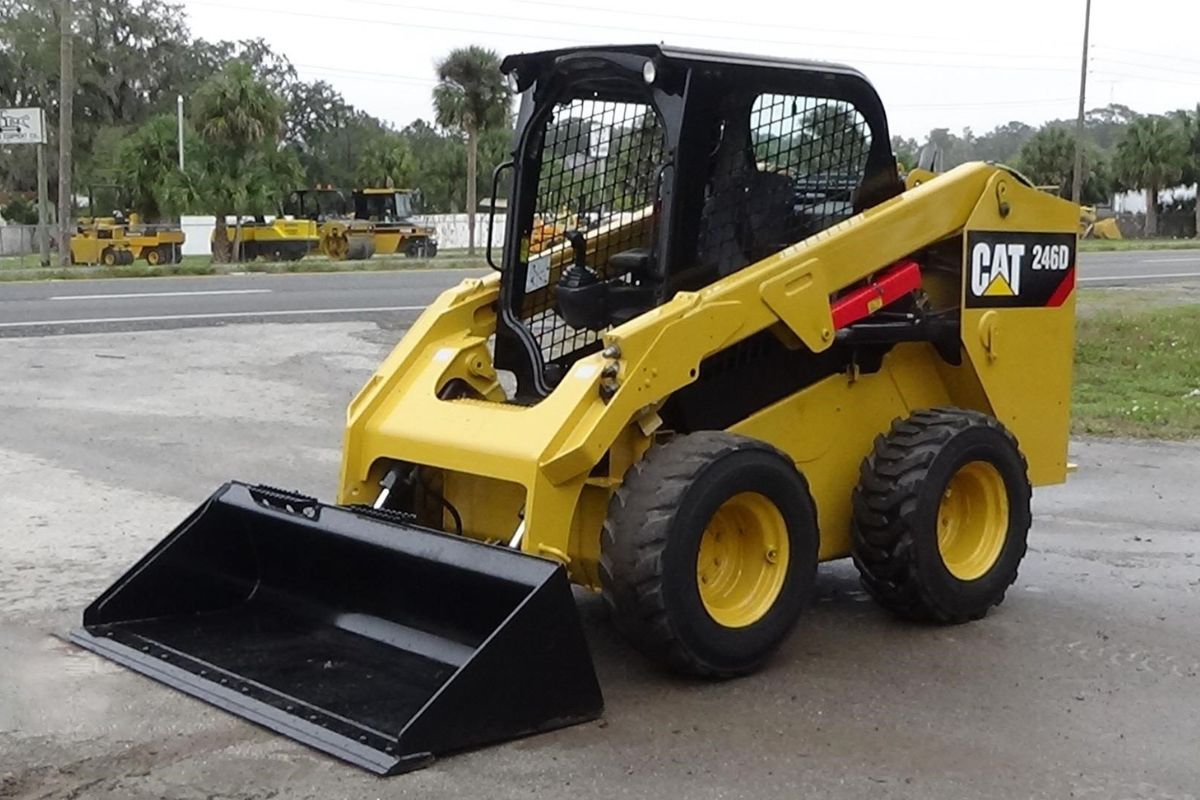 Minicargador Caterpillar 246D